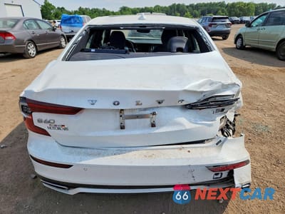 Zdjęcie 6 z 12 samochodu: 2021 VOLVO S60 T5 R-DESIGN VIN:7JR102TM1MG108558 - miniatura