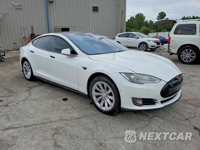 Czwarte zdjęcie samochodu z boku: 2016 TESLA MODEL S VIN:5YJSA1E29GF130196 - miniatura