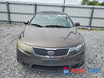 Piąte zdjęcie samochodu w środku: 2011 KIA FORTE EX VIN:KNAFU4A2XB5436461 - miniatura