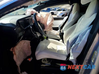 Zdjęcie 7 z 13 samochodu: 2016 TESLA MODEL X VIN:5YJXCBE20GF021180 - miniatura