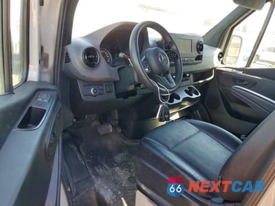 Zdjęcie 8 z 13 samochodu: 2024 MERCEDES BENZ SPRINTER 2500 DELIVERY VAN VIN:W1Y4KCHY1RT180930 - miniatura