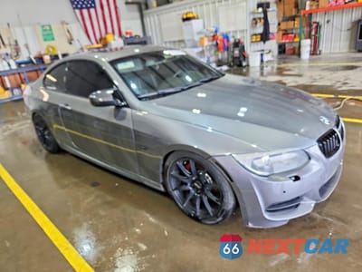 Czwarte zdjęcie samochodu z boku: 2012 BMW 335 I SULEV VIN:WBAKG1C50CJ217139 - miniatura