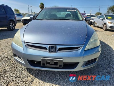Piąte zdjęcie samochodu w środku: 2007 HONDA ACCORD LX VIN:1HGCM564X7A037376 - miniatura