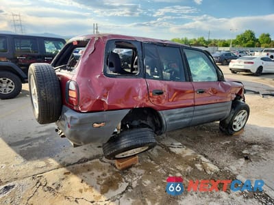 Trzecie zdjęcie samochodu z tyłu: 1998 TOYOTA RAV4 BASE VIN:JT3HP10V6W7106618 - miniatura