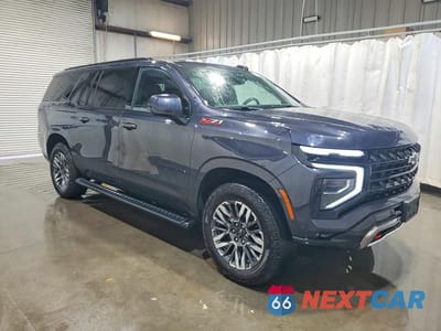 Czwarte zdjęcie samochodu z boku: 2025 CHEVROLET SUBURBAN K1500 Z71 VIN:1GNS6DRD4SR220719 - miniatura