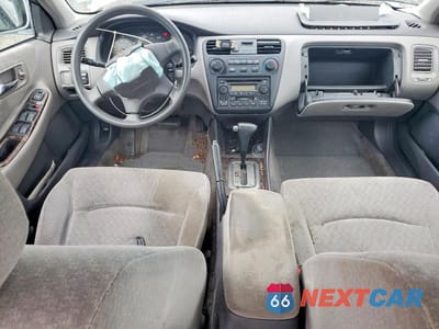 Zdjęcie 8 z 13 samochodu: 2002 HONDA ACCORD SE VIN:1HGCG56722A124845 - miniatura