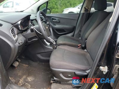 Zdjęcie 7 z 12 samochodu: 2019 CHEVROLET TRAX LS VIN:3GNCJKSB6KL317881 - miniatura