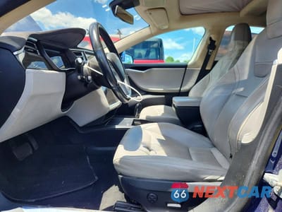 Zdjęcie 7 z 12 samochodu: 2016 TESLA MODEL S VIN:5YJSA1E26GF143407 - miniatura
