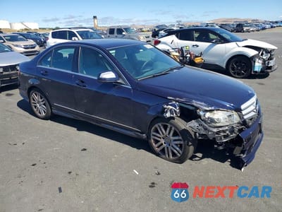 Czwarte zdjęcie samochodu z boku: 2008 MERCEDES-BENZ C 300 VIN:WDDGF54X18F041964 - miniatura