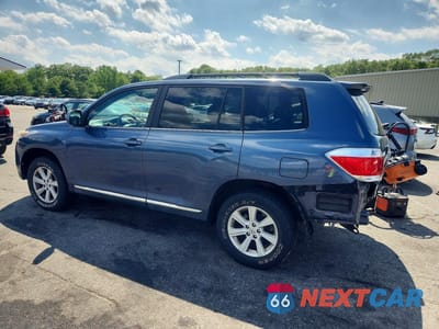 Drugie zdjęcie samochodu z przodu: 2013 TOYOTA HIGHLANDER SE VIN:5TDBK3EH3DS235465 - miniatura