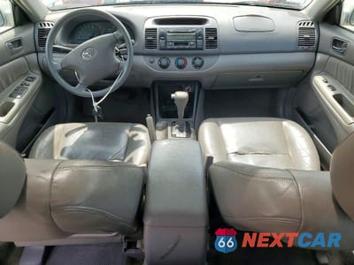 Zdjęcie 8 z 12 samochodu: 2003 TOYOTA CAMRY LE VIN:4T1BE32K03U665922 - miniatura