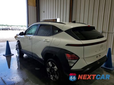 Drugie zdjęcie samochodu z przodu: 2025 HYUNDAI KONA SEL VIN:KM8HBCAB0SU337631 - miniatura