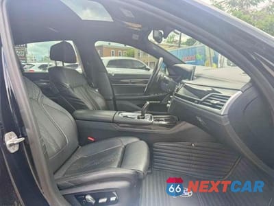 Zdjęcie 10 z 12 samochodu: 2018 BMW 750 XI VIN:WBA7F2C55JB238705 - miniatura