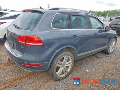 Trzecie zdjęcie samochodu z tyłu: 2012 VOLKSWAGEN TOUAREG V6 TDI VIN:WVGEK9BP0CD006727 - miniatura