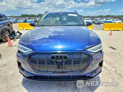 Piąte zdjęcie samochodu w środku: 2022 AUDI E-TRON VIN:XA1LAAGE6NB031843 - miniatura