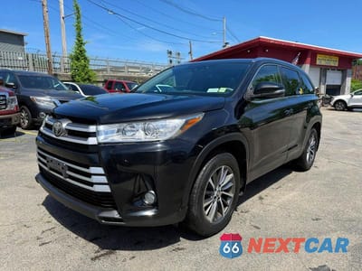 2019 TOYOTA HIGHLANDER XLE 5TDJZRFH5KS939379 - główne zdjęcie licytacji z USA - miniatura