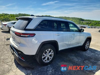 Trzecie zdjęcie samochodu z tyłu: 2022 JEEP GRAND CHEROKEE LIMITED VIN:1C4RJHBG6N8502047 - miniatura