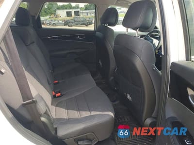 Zdjęcie 11 z 13 samochodu: 2016 KIA SORENTO LX VIN:5XYPG4A37GG020728 - miniatura