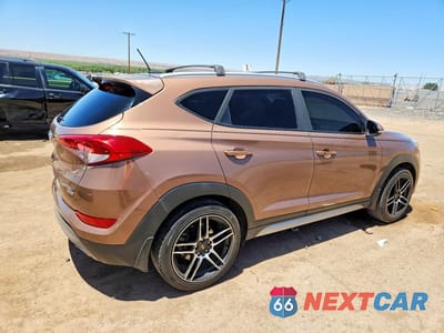 Trzecie zdjęcie samochodu z tyłu: 2017 HYUNDAI TUCSON SPORT VIN:KM8J3CA2XHU314235 - miniatura