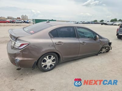 Trzecie zdjęcie samochodu z tyłu: 2013 HONDA CIVIC HYBRID L VIN:19XFB4F39DE000346 - miniatura