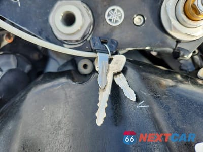 Zdjęcie 8 z 9 samochodu: 2006 YAMAHA YZFR6 C VIN:JYARJ12Y16A001203 - miniatura