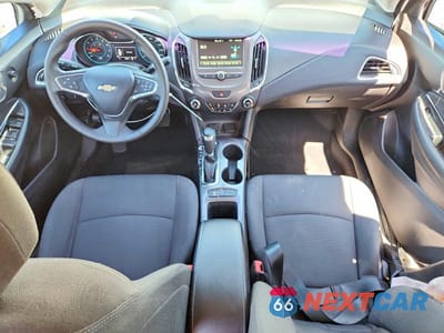 Zdjęcie 8 z 13 samochodu: 2018 CHEVROLET CRUZE LT VIN:1G1BE5SMXJ7248300 - miniatura