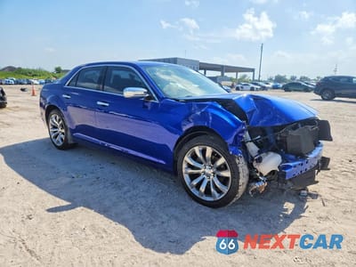 Czwarte zdjęcie samochodu z boku: 2018 CHRYSLER 300 LIMITED VIN:2C3CCAEG2JH263995 - miniatura