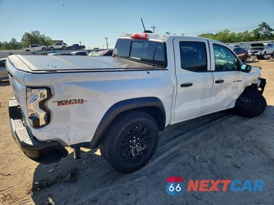 Trzecie zdjęcie samochodu z tyłu: 2026 CHEVROLET COLORADO TRAIL BOSS VIN:1GCPTEEK1T1108994 - miniatura