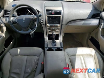 Zdjęcie 8 z 12 samochodu: 2015 LINCOLN MKX VIN:2LMDJ6JK1FBL24857 - miniatura
