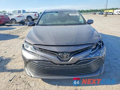 Piąte zdjęcie samochodu w środku: 2020 TOYOTA CAMRY LE VIN:4T1C11AK2LU929230 - miniatura