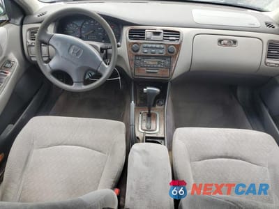 Zdjęcie 8 z 12 samochodu: 2002 HONDA ACCORD LX VIN:1HGCG16432A002090 - miniatura