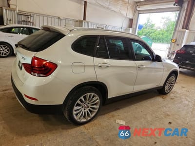 Trzecie zdjęcie samochodu z tyłu: 2013 BMW X1 XDRIVE28I VIN:WBAVL1C53DVR86415 - miniatura