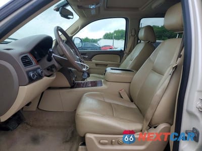 Zdjęcie 7 z 13 samochodu: 2013 CHEVROLET SUBURBAN K1500 LTZ VIN:1GNSKKE7XDR185753 - miniatura