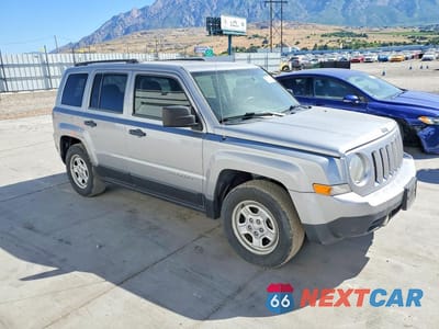 Czwarte zdjęcie samochodu z boku: 2015 JEEP PATRIOT SPORT VIN:1C4NJPBA4FD191103 - miniatura