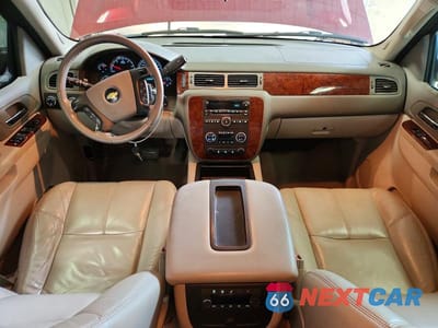 Zdjęcie 8 z 13 samochodu: 2010 CHEVROLET SUBURBAN K1500 LT VIN:1GNUKJE36AR258158 - miniatura