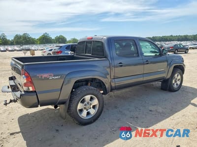 Trzecie zdjęcie samochodu z tyłu: 2011 TOYOTA TACOMA DOUBLE CAB PRERUNNER VIN:3TMJU4GN3BM118769 - miniatura