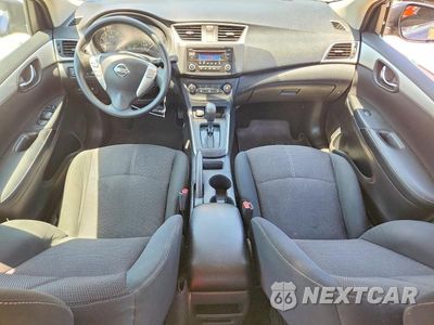 Zdjęcie 8 z 12 samochodu: 2017 NISSAN SENTRA S VIN:3N1AB7AP7HY350586 - miniatura