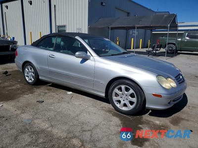 Czwarte zdjęcie samochodu z boku: 2004 MERCEDES-BENZ CLK 320 VIN:WDBTK65G44T026037 - miniatura