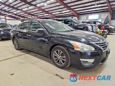 Czwarte zdjęcie samochodu z boku: 2015 NISSAN ALTIMA 2.5 S VIN:1N4AL3AP9FC593833 - miniatura