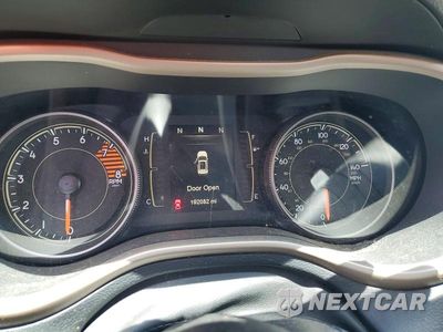 Zdjęcie 9 z 13 samochodu: 2016 JEEP CHEROKEE LATITUDE VIN:1C4PJMCSXGW348489 - miniatura