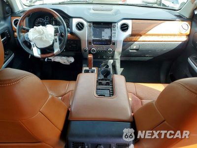 Zdjęcie 8 z 12 samochodu: 2018 TOYOTA TUNDRA 1794 EDITION VIN:5TFAY5F18JX742164 - miniatura
