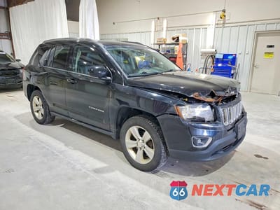 Czwarte zdjęcie samochodu z boku: 2015 JEEP COMPASS LATITUDE VIN:1C4NJDEB9FD394751 - miniatura