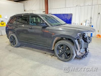 Czwarte zdjęcie samochodu z boku: 2024 JEEP GRAND CHEROKEE LAREDO VIN:1C4RJHAG6RC160278 - miniatura