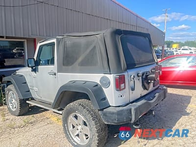 Trzecie zdjęcie samochodu z tyłu: 2011 JEEP WRANGLER SPORT VIN:1J4AA2D16BL551027 - miniatura