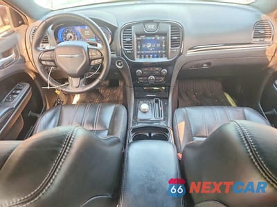 Zdjęcie 8 z 12 samochodu: 2018 CHRYSLER 300 S VIN:2C3CCABG9JH198731 - miniatura