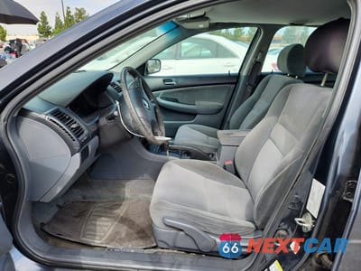 Zdjęcie 7 z 12 samochodu: 2005 HONDA ACCORD LX VIN:1HGCM56495A103154 - miniatura