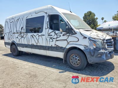 Czwarte zdjęcie samochodu z boku: 2017 MERCEDES-BENZ SPRINTER 3500 DELIVERY VAN VIN:WD3PF1CD7HP547748 - miniatura