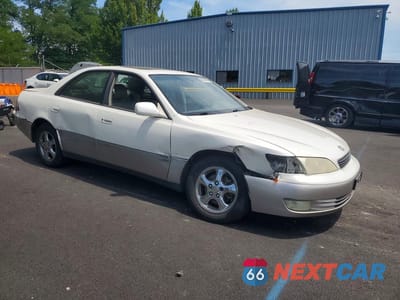 Czwarte zdjęcie samochodu z boku: 1998 LEXUS ES 300 VIN:JT8BF28G3W5045626 - miniatura