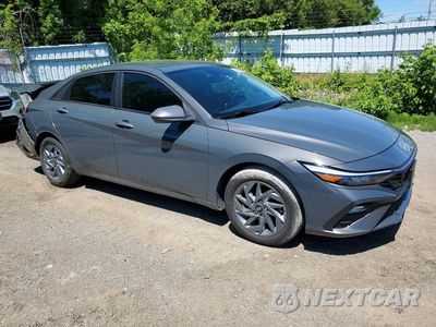 Czwarte zdjęcie samochodu z boku: 2025 HYUNDAI ELANTRA SEL SPORT VIN:KMHLM4DG8SU901429 - miniatura