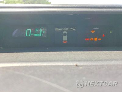 Zdjęcie 9 z 13 samochodu: 2013 TOYOTA PRIUS C TWO VIN:JTDKDTB35D1541051 - miniatura